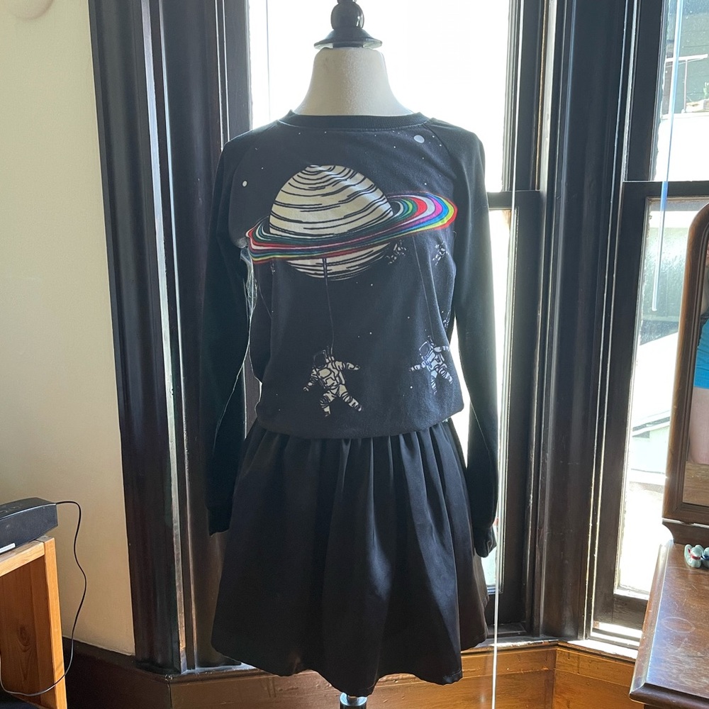 Sweatshirt and skirt